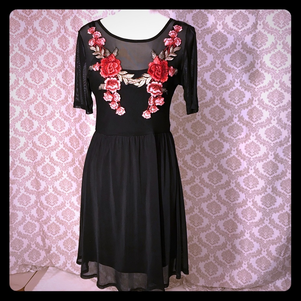 SHEER BLACK SHORT SLEEVE DRESS